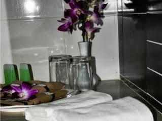 The Phoenix Hostel Paddington London Exteriör bild